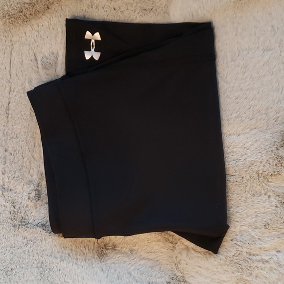 Under Armour Booty Shorts XL - Picture 4 of 7